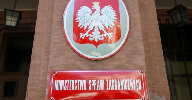 Polska placówka w Caracas monitoruje sytuację polskich turystów na Jamajce w związku z nadciągającym huraganem Melissa - przekazał PAP rzecznik MSZ Maciej Wewiór. Poinformował, że jak dotąd resort dyplomacji potwierdził obecność na miejscu 10 polskich turystów i opiekującego się nimi rezydenta.