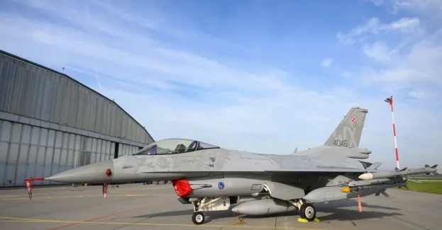 20 lat służby samolotów F-16 w polskich Siłach Powietrznych uczczono w piątek w 31. Bazie Lotnictwa Taktycznego w Poznaniu-Krzesinach. Według oceny kierownictwa lotnictwa wojskowego, maszyny tego typu będą wykorzystywane w polskiej armii przez kolejne co najmniej 20 lat.